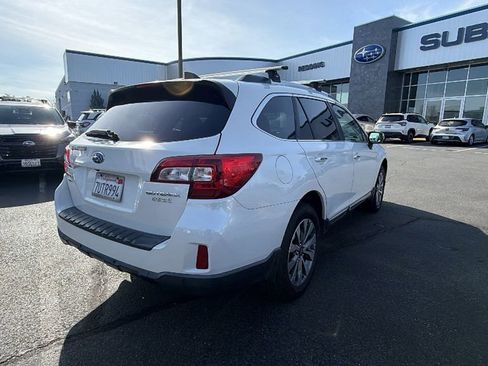 Used 2017 Subaru Outback 2.5i Touring w/ Popular Package #5A image 4