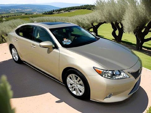 Used 2013 Lexus ES 350 w/ Premium Pkg FWD image 1
