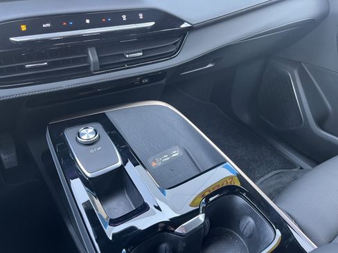 Used 2025 Buick Enclave Avenir w/ Super Cruise Package image 15