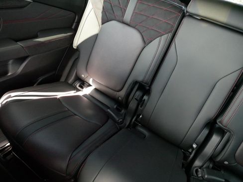 Certified 2026 Honda Pilot Black Edition image 12