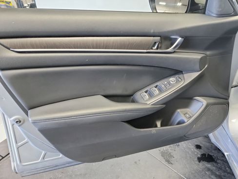 Used 2019 Honda Accord EX image 13