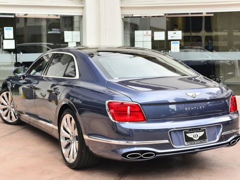 Used 2021 Bentley Flying Spur V8 image 3