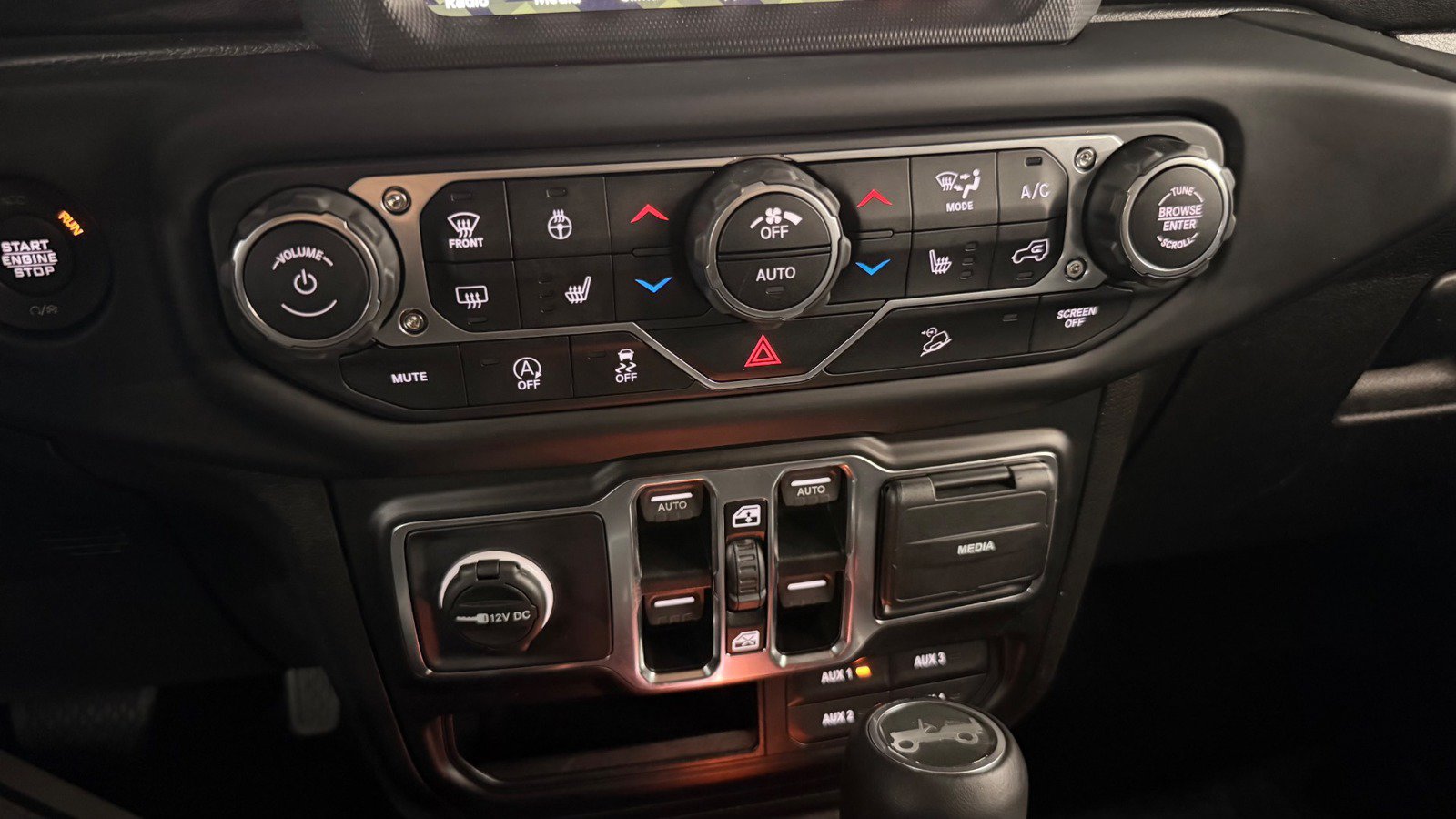 Used 2019 Jeep Wrangler Unlimited Sahara AWD/4WD image 43