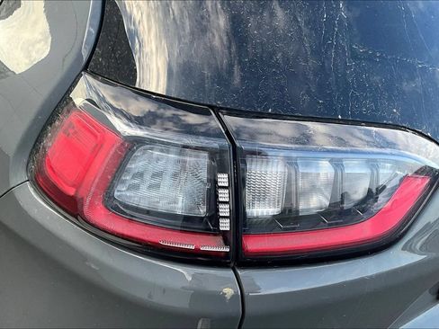 Used 2021 Jeep Cherokee Limited AWD/4WD image 19