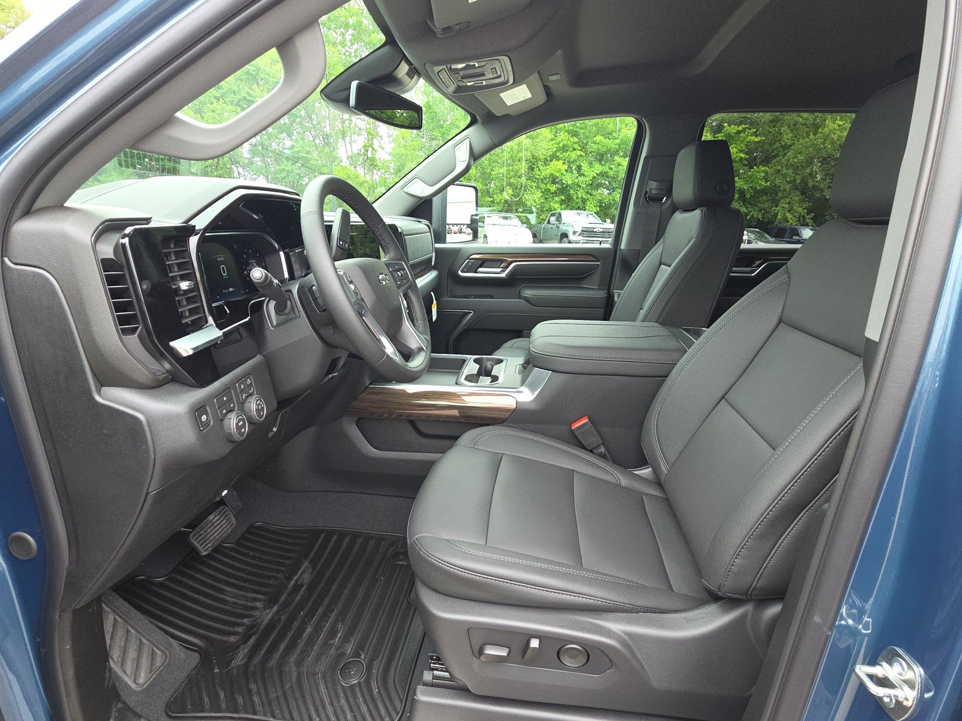 New 2026 Chevrolet Silverado 2500 LT w/ Trail Boss Package AWD/4WD image 16