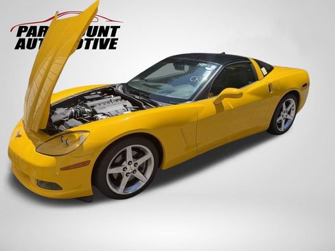 Used 2005 Chevrolet Corvette Coupe w/ Preferred Equipment Group RWD image 3