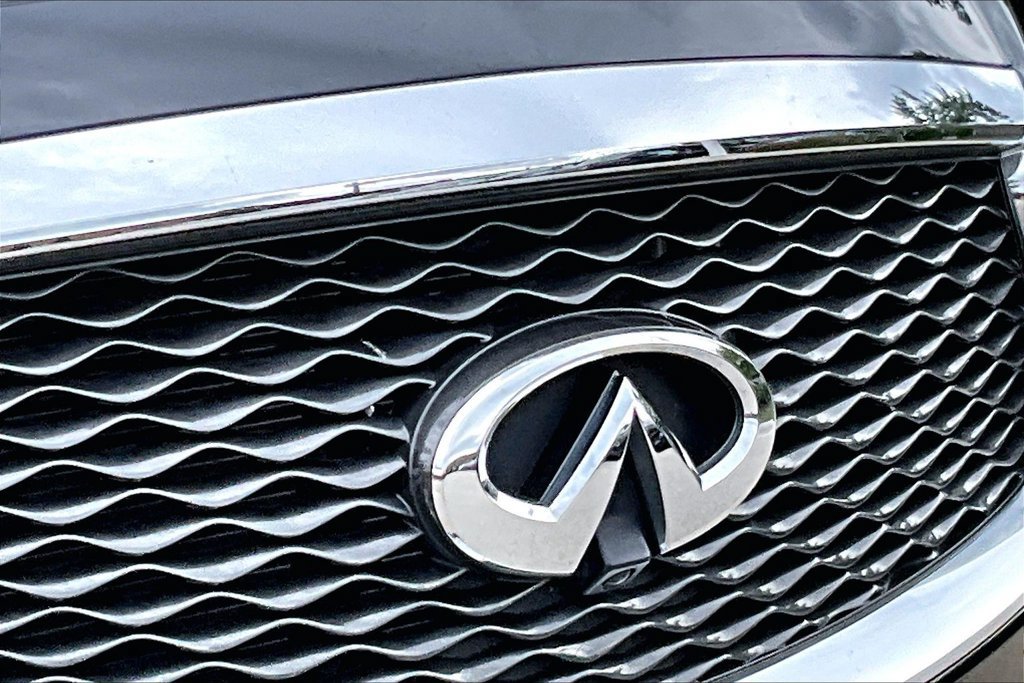 Certified 2018 INFINITI QX60 Luxe w/ Premium Plus Package AWD/4WD image 11