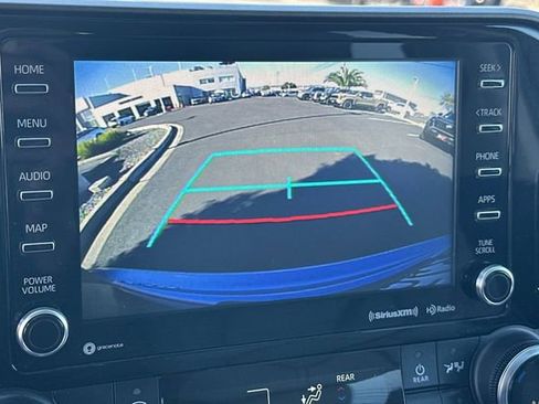 Certified 2021 Toyota Highlander XLE image 30