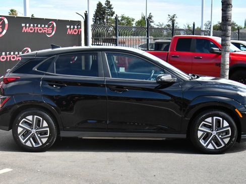 Used 2023 Hyundai Kona SEL FWD image 9