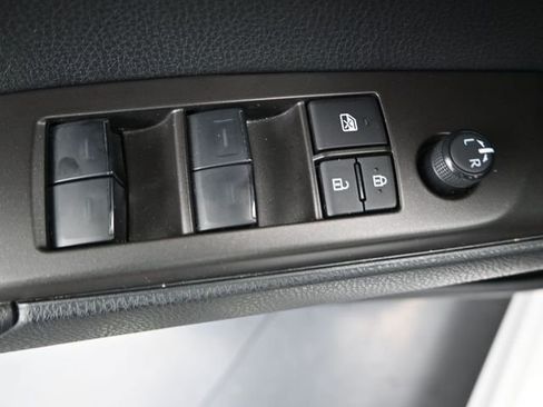 Used 2023 Toyota Camry SE image 13