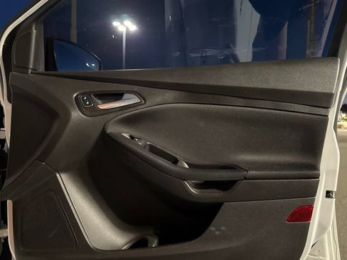 Used 2016 Ford Focus SE FWD image 28