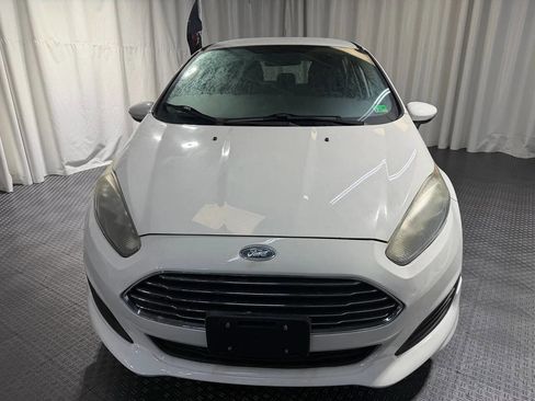Used 2015 Ford Fiesta SE image 2