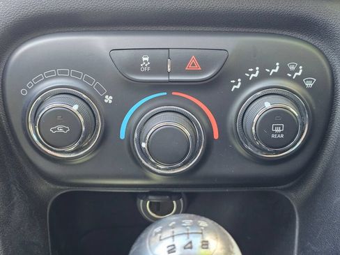 Used 2015 Dodge Dart SE FWD image 26