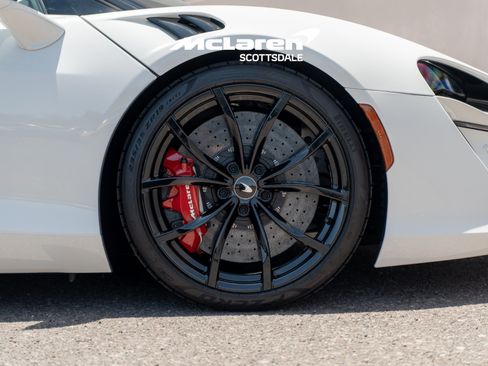Used 2023 McLaren Artura RWD image 29