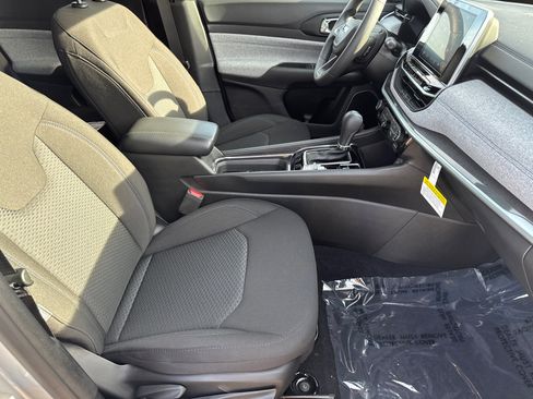 New 2025 Jeep Compass Sport image 13