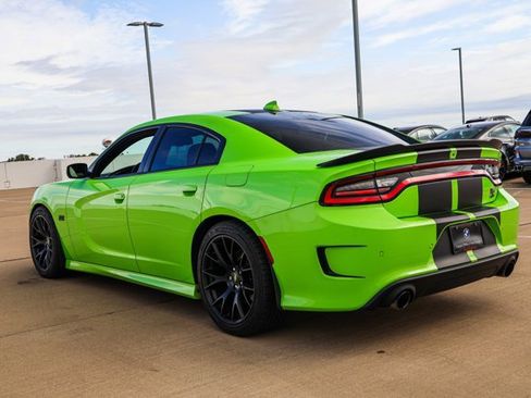 Used 2019 Dodge Charger Scat Pack w/ Dynamics Package RWD image 7