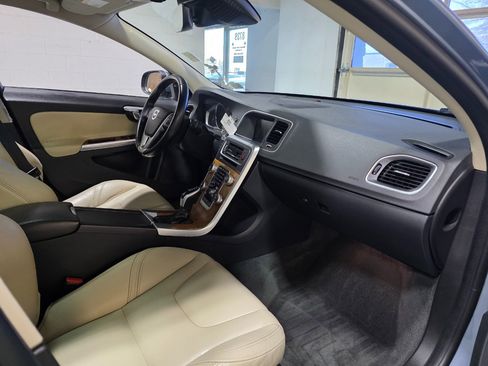 Used 2018 Volvo S60 T5 Inscription Platinum image 25