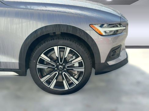 New 2026 Volvo V60 B5 Cross Country Ultra w/ Climate Package image 12