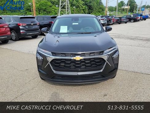 Used 2024 Chevrolet Trax LS w/ LS Convenience Package FWD image 8