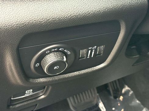 Used 2024 Jeep Grand Cherokee Limited image 25