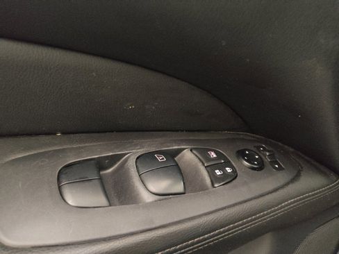 Used 2020 Nissan Pathfinder S AWD/4WD image 27