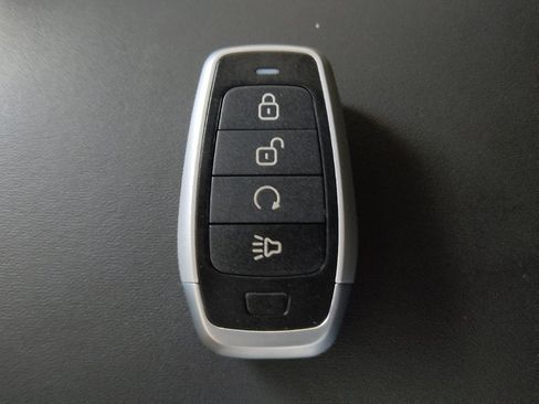 Used 2022 Hyundai Santa Fe XRT FWD image 32