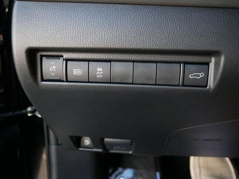 Certified 2024 Toyota Venza XLE AWD/4WD image 30