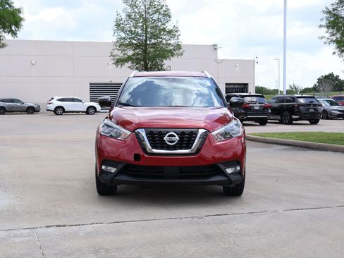 Used 2020 Nissan Kicks SR w/ SR Premium Package image 6