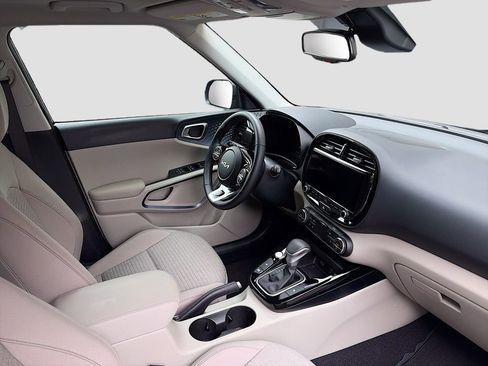 Used 2025 Kia Soul EX FWD image 29