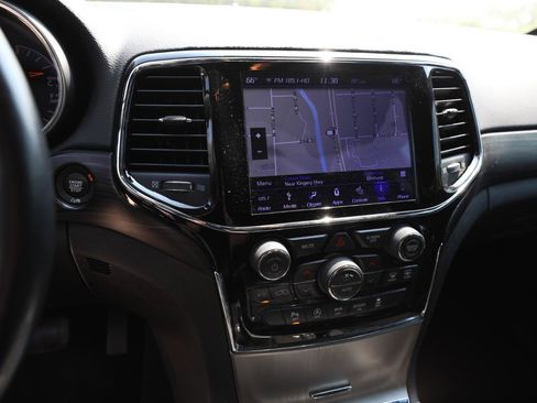 Used 2019 Jeep Grand Cherokee Altitude AWD/4WD image 21