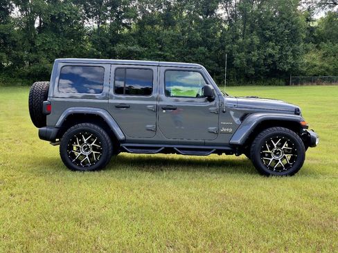 Used 2023 Jeep Wrangler Unlimited Sahara AWD/4WD image 13