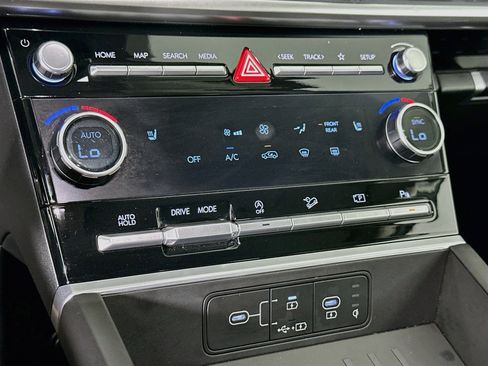 Used 2026 Hyundai Santa Fe SEL FWD image 23
