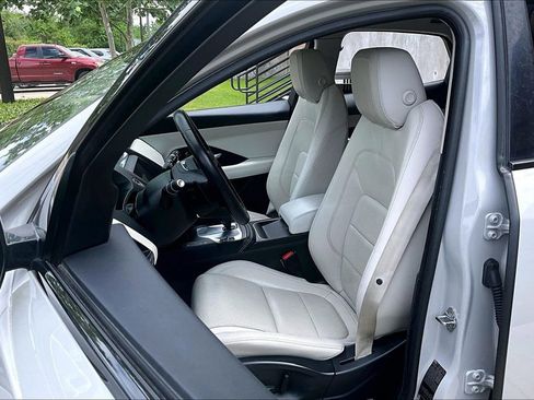 Used 2019 Jaguar E-PACE R-Dynamic S image 32