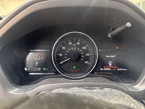 Used 2022 Honda HR-V EX-L image 8