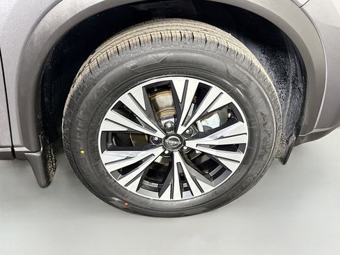 Used 2023 Nissan Rogue SV image 32