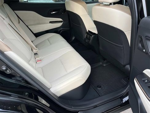 Used 2023 Toyota Crown XLE image 26