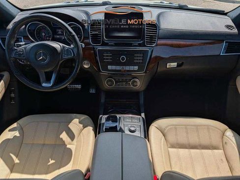 Used 2010 Mercedes-Benz C 300 Sport image 40
