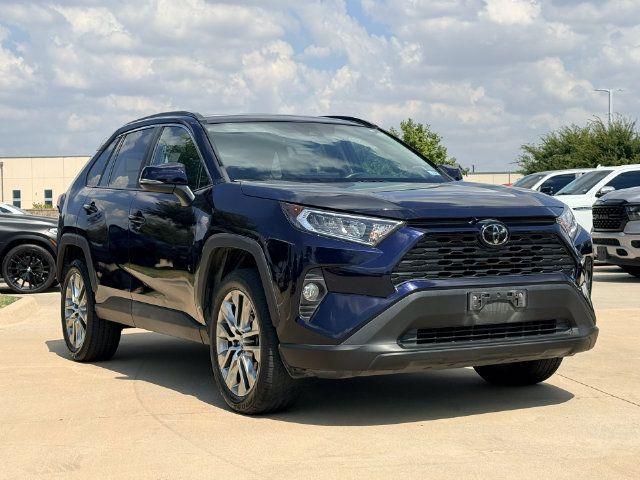 Used 2019 Toyota RAV4 XLE Premium FWD image 4