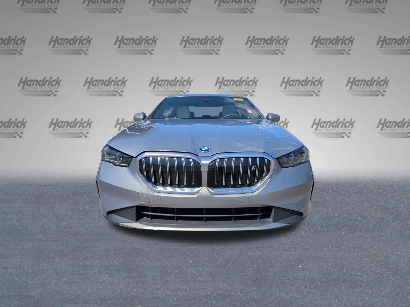 Certified 2024 BMW i5 eDrive40i w/ Premium Package RWD image 5