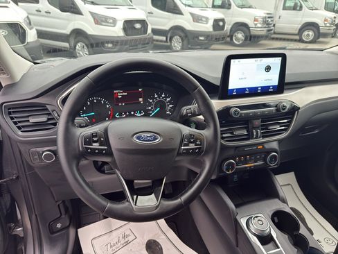 Certified 2022 Ford Escape SE w/ Convenience Package image 9