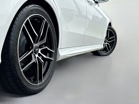Used 2016 Mercedes-Benz E 350 4MATIC Sedan image 15