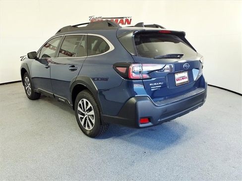Certified 2025 Subaru Outback Premium image 4