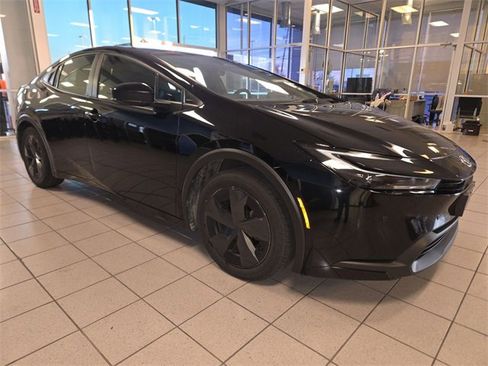 Used 2024 Toyota Prius Limited image 2