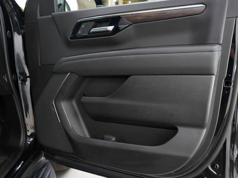 Used 2025 Chevrolet Tahoe LT AWD/4WD image 9