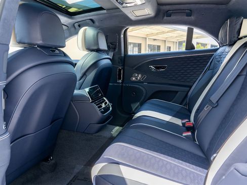 New 2025 Bentley Flying Spur Plug-In Hybrid image 22