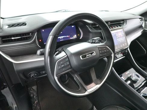 Used 2022 Jeep Grand Cherokee L Limited AWD/4WD image 23
