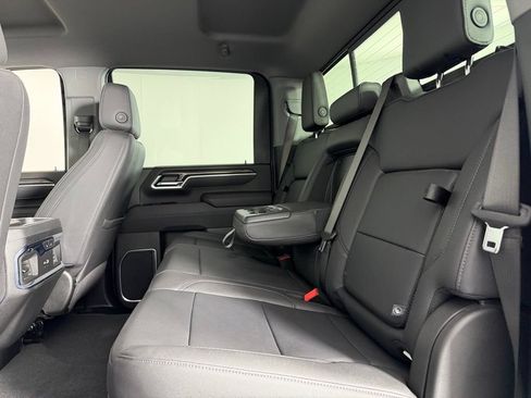 Used 2025 Chevrolet Silverado 2500 LTZ w/ LTZ Convenience Package AWD/4WD image 28