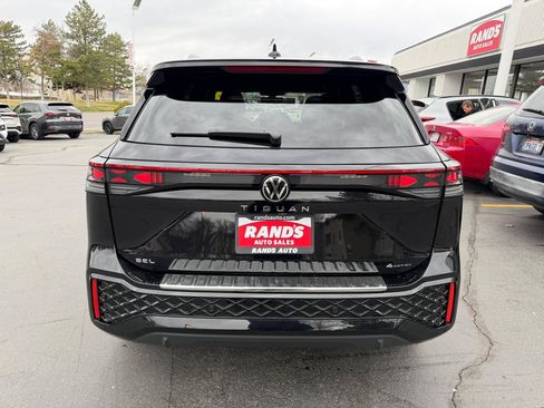 Used 2025 Volkswagen Tiguan SEL R-Line AWD/4WD image 9