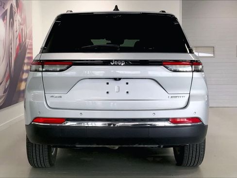 Used 2023 Jeep Grand Cherokee Limited w/ Luxury Tech Group II image 5