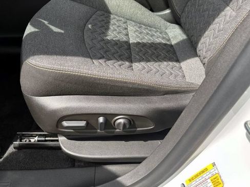 Certified 2022 Chevrolet Equinox LT FWD image 20
